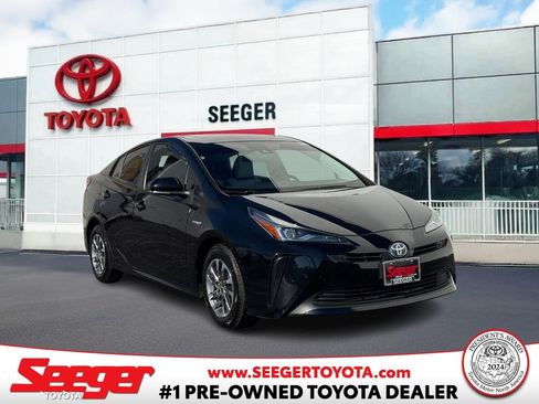 Used 2021 Toyota Prius image 1