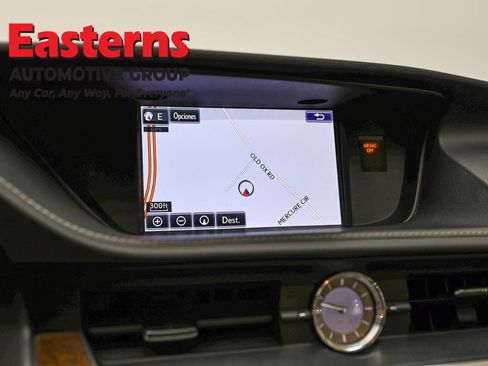 Used 2015 Lexus ES 350 w/ Luxury Package FWD image 19