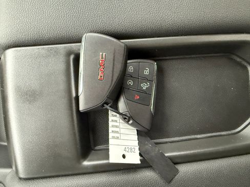 New 2026 GMC Sierra 3500 SLE image 30