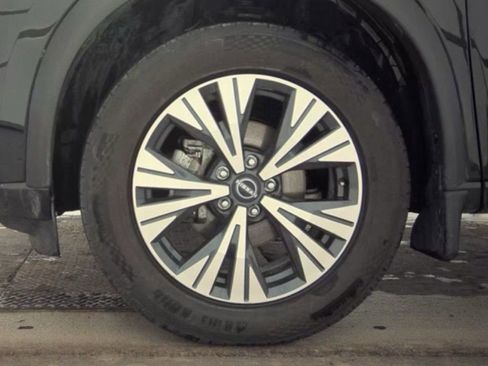 Used 2023 Nissan Rogue SV image 19