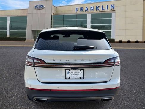 Used 2022 Lincoln Nautilus Reserve image 6