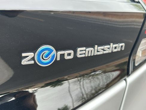 Used 2021 Nissan Leaf SV w/ SV Technology Package image 25