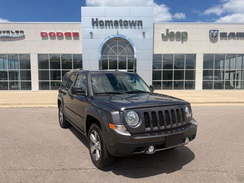 Used 2017 Jeep Patriot High Altitude AWD/4WD image 2