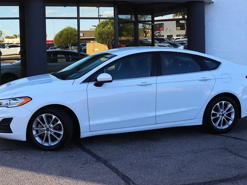 Used 2019 Ford Fusion SE FWD image 4