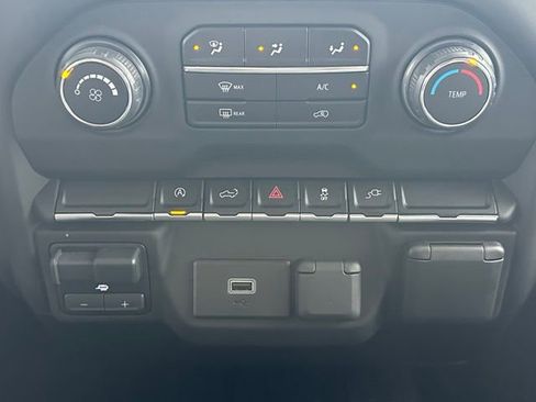 Used 2020 Chevrolet Silverado 1500 Custom w/ Custom Value Package image 32