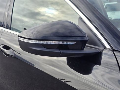 Used 2025 Audi Q5 Premium w/ Convenience Package image 29