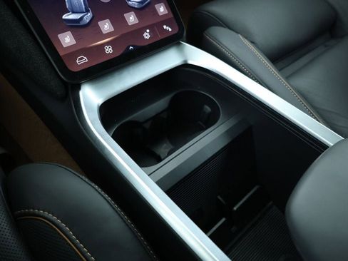 Used 2024 Lucid Air Touring image 14