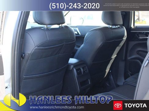 Used 2024 Mitsubishi Outlander SE image 16