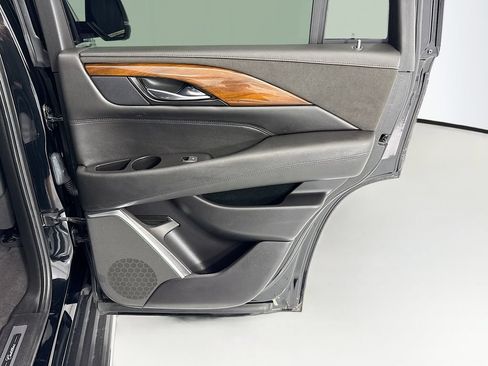 Used 2020 Cadillac Escalade Luxury w/ LPO, Radiant Package AWD/4WD image 26