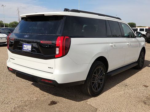 New 2026 Ford Expedition Max Platinum AWD/4WD image 3