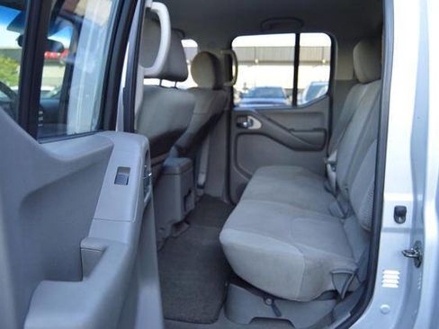 Used 2008 Nissan Frontier SE w/ SE Value Truck Pkg image 6