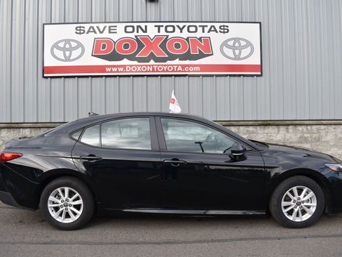 Certified 2025 Toyota Camry LE image 8