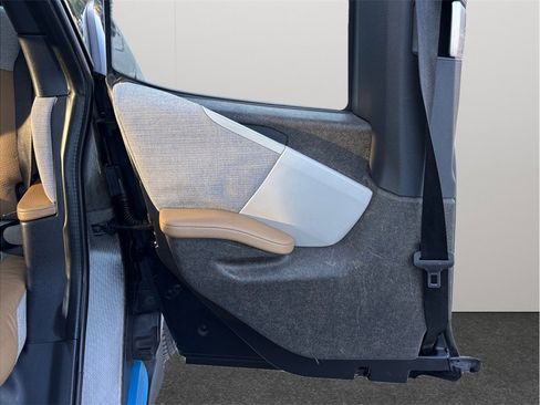 Used 2015 BMW i3 w/ Range Extender image 32