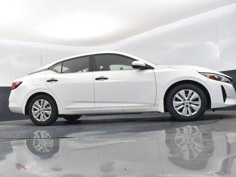 Used 2025 Nissan Sentra S image 34