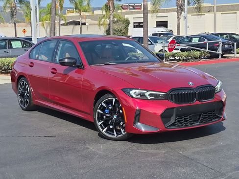 Used 2026 BMW 330i Sedan w/ M Sport Package RWD image 2