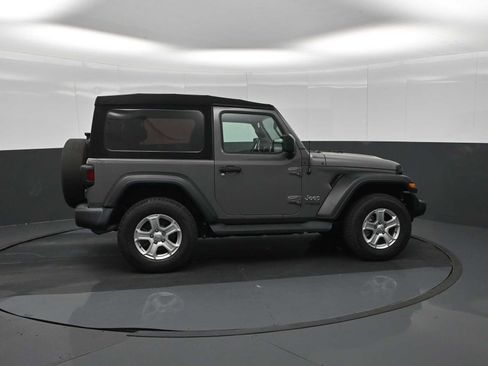 Used 2019 Jeep Wrangler Sport AWD/4WD image 9