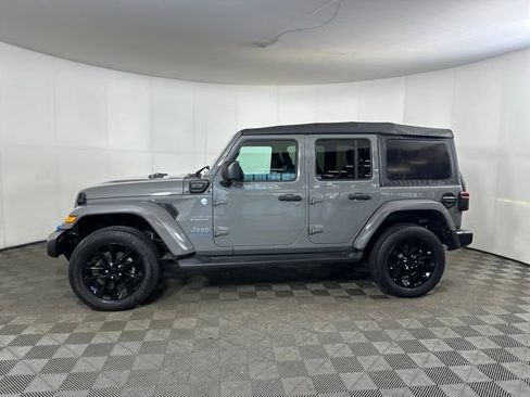 Used 2023 Jeep Wrangler Unlimited Sahara AWD/4WD image 6