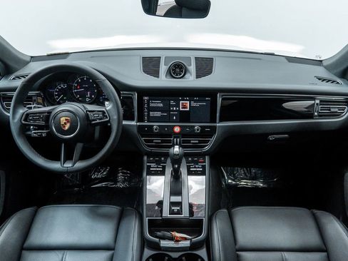 Certified 2026 Porsche Macan AWD/4WD image 20
