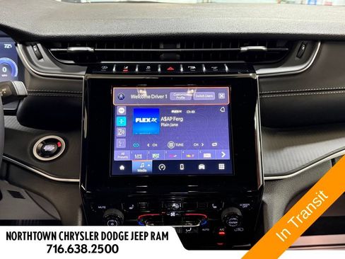 Used 2025 Jeep Grand Cherokee Laredo X w/ Luxury Tech Group I AWD/4WD image 9