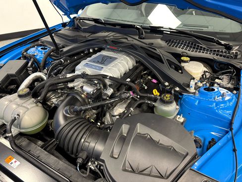 Used 2022 Ford Mustang Shelby GT500 w/ Carbon Fiber Track Pack image 19