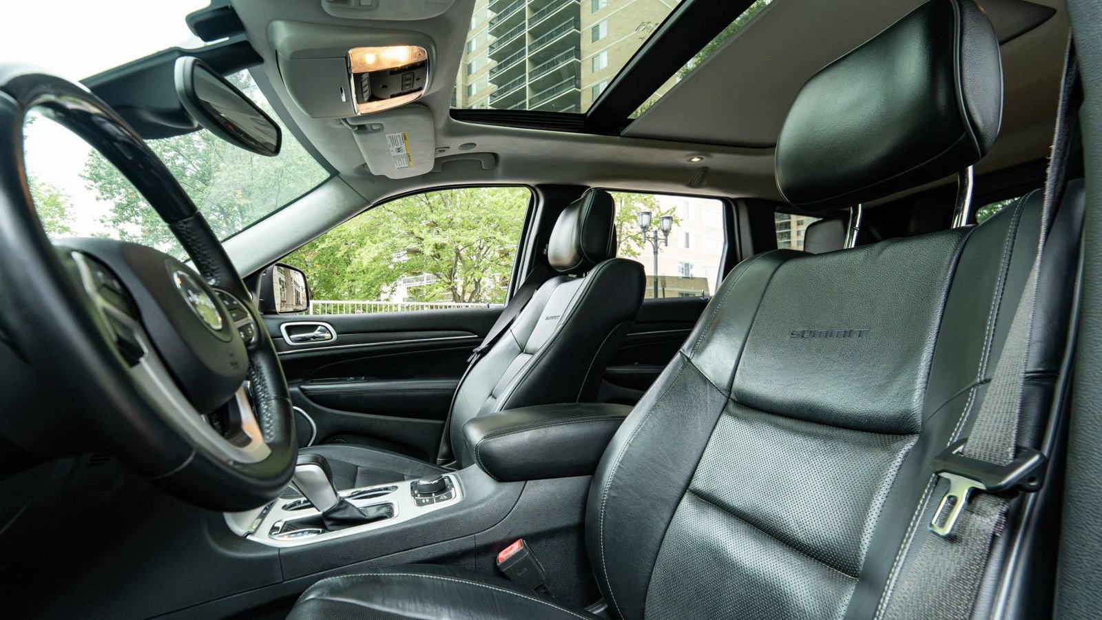 Used 2019 Jeep Grand Cherokee Summit w/ Platinum Series Group AWD/4WD image 26
