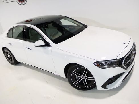 Used 2025 Mercedes-Benz E 350 4MATIC Sedan image 7