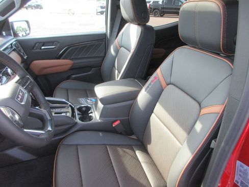 New 2026 GMC Canyon AT4 w/ Technology Plus Package AWD/4WD image 12
