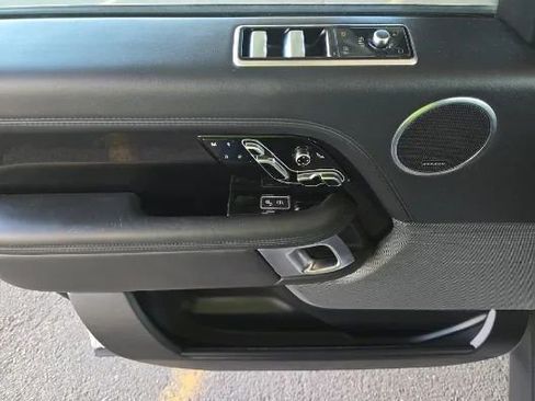 Used 2019 Land Rover Range Rover HSE image 9
