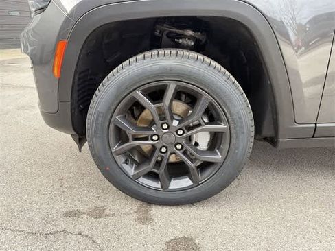 New 2025 Jeep Grand Cherokee Limited image 14