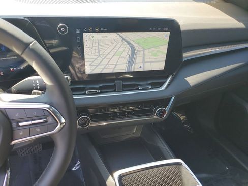 Used 2025 Chevrolet Equinox LT w/ Safety and Technology Package image 22