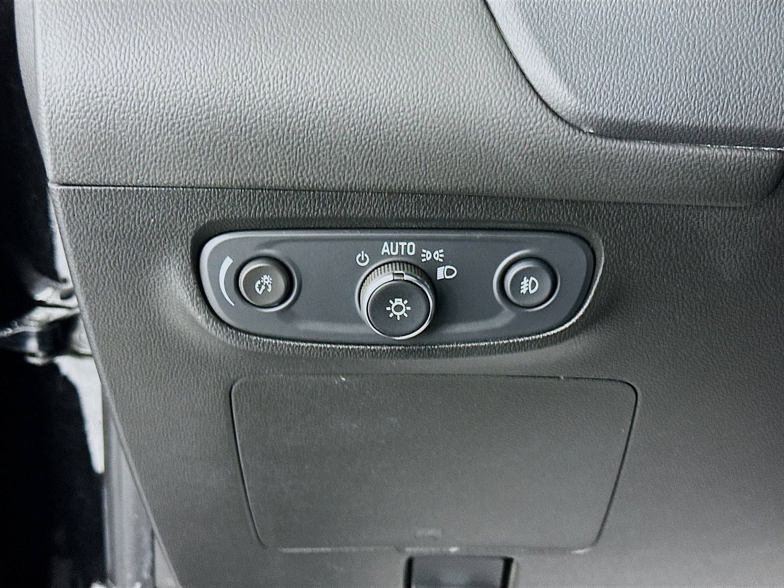 Used 2022 Buick Encore GX Preferred w/ Cold Weather Comfort Package AWD/4WD image 12