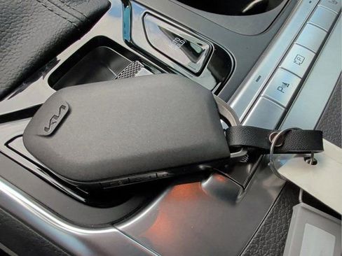 New 2026 Kia Carnival EX FWD image 13