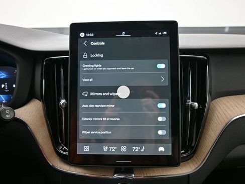 New 2026 Volvo XC60 B5 Plus w/ Protection Package Premier image 18