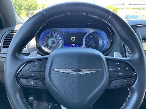 Used 2019 Chrysler 300 S w/ 300S Premium Group RWD image 31