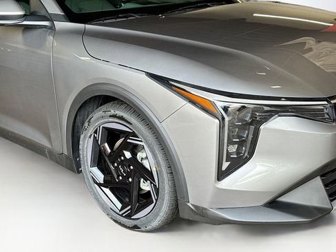 Used 2025 Kia K4 EX image 1