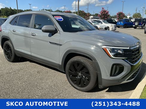 Used 2025 Volkswagen Atlas Cross Sport SE AWD/4WD image 7