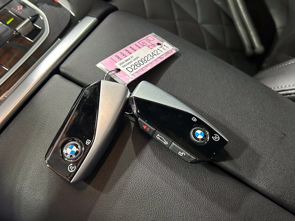 Used 2024 BMW X7 xDrive40i w/ M Sport Package AWD/4WD image 58