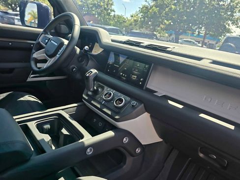 Used 2024 Land Rover Defender 110 S AWD/4WD image 12