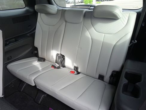 Used 2023 Hyundai Palisade SEL FWD image 16
