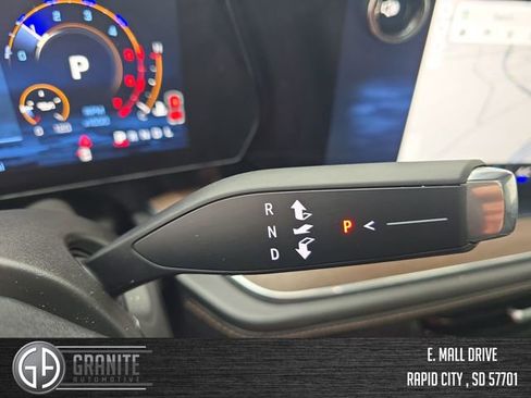Used 2025 Chevrolet Tahoe High Country AWD/4WD image 24