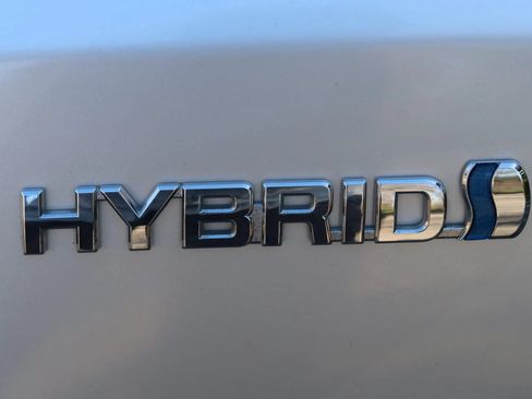Used 2012 Toyota Prius V Five w/ Preferred Accessory Pkg FWD image 24