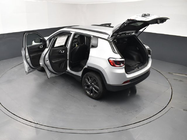 New 2026 Jeep Compass Latitude AWD/4WD image 28