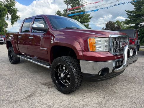 Used 2013 GMC Sierra 1500 SLT w/ LPO, Deluxe Chrome Package AWD/4WD image 3