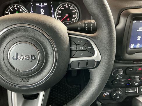 Used 2018 Jeep Renegade Sport w/ Power & Air Group image 13