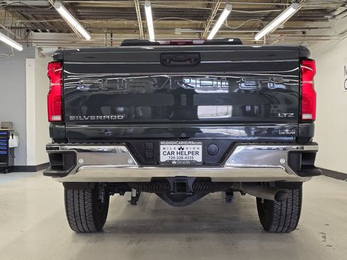 Used 2025 Chevrolet Silverado 2500 LTZ w/ LTZ Premium Package AWD/4WD image 10