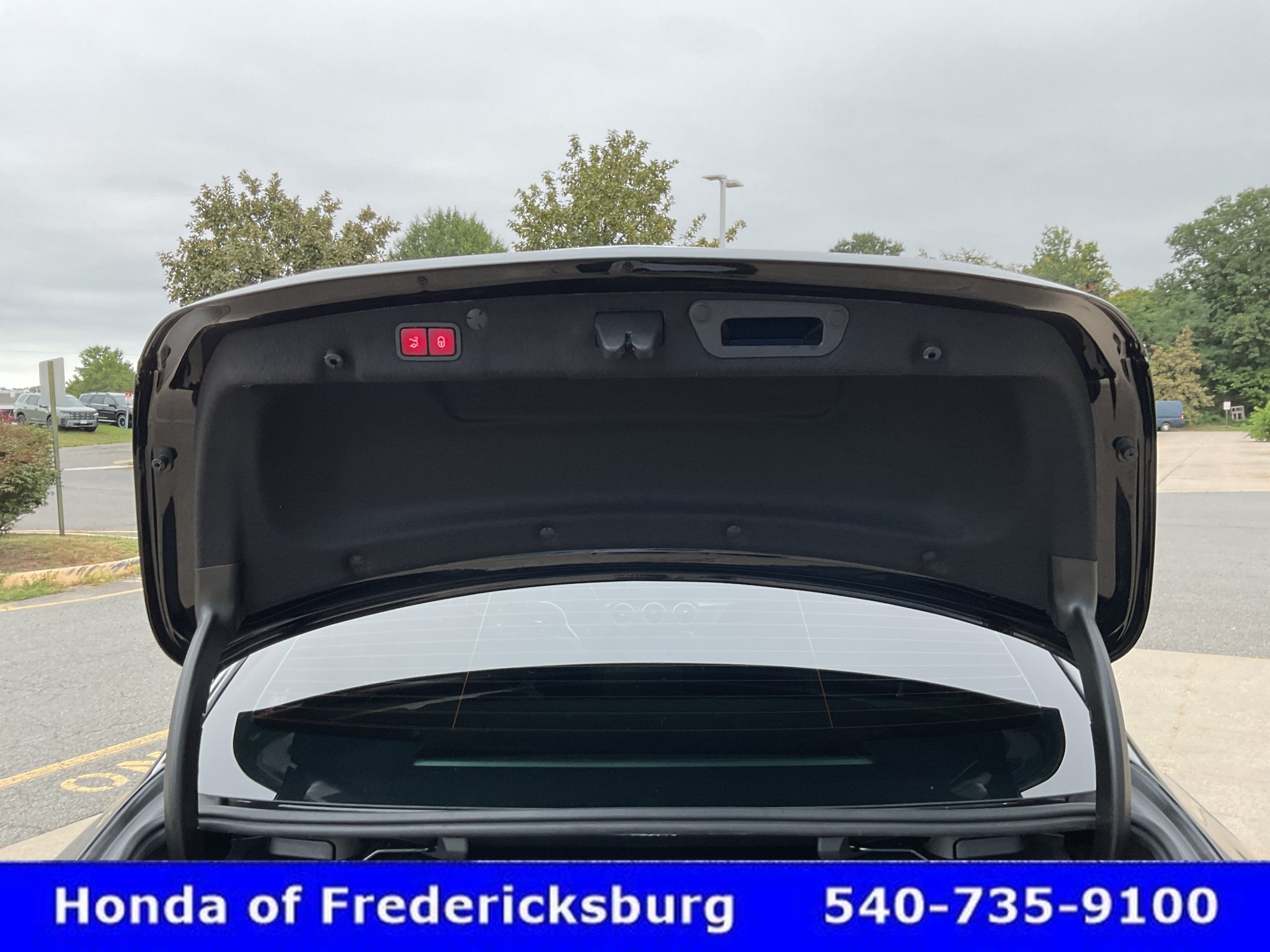 Used 2020 Mercedes-Benz C 300 4MATIC Sedan image 16