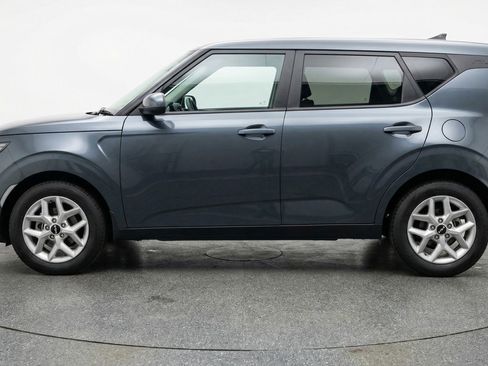 Used 2025 Kia Soul LX w/ LX Technology Package image 5