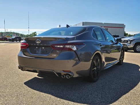 Used 2024 Toyota Camry XSE FWD image 6