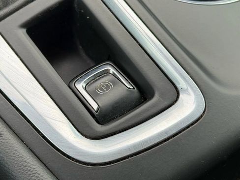 Used 2020 Chevrolet Equinox LS w/ LS Convenience Package FWD image 34