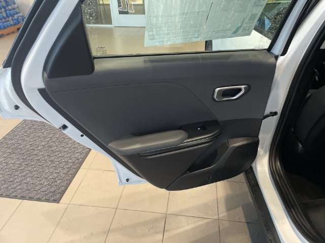 Used 2025 Kia K4 FWD image 28